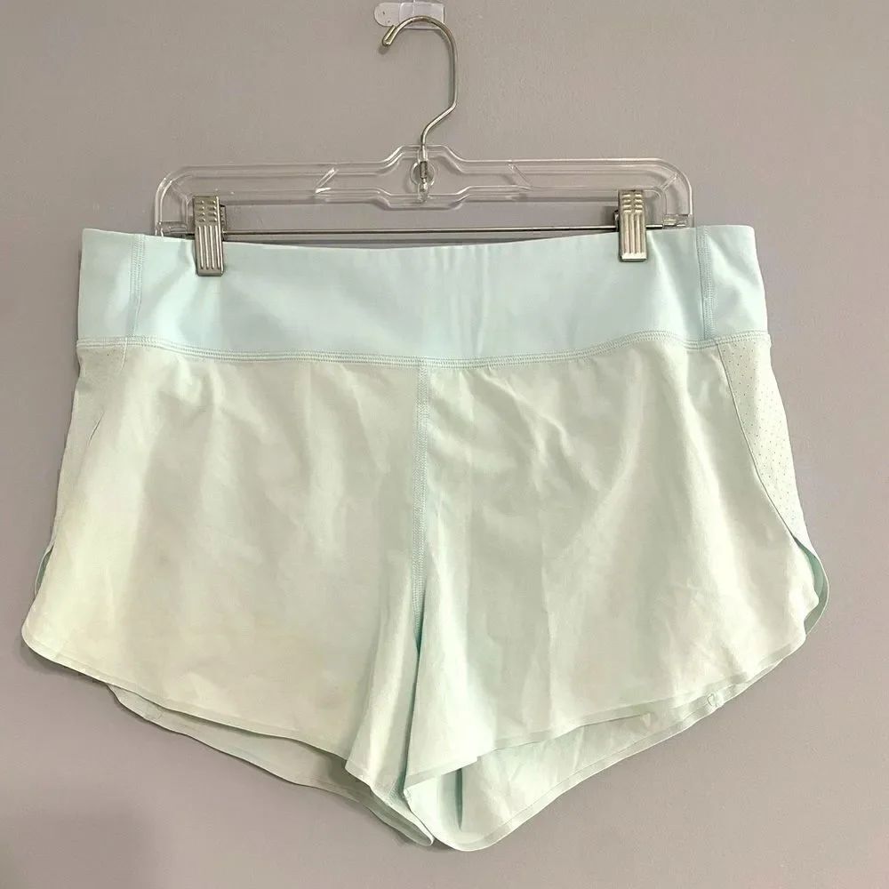Athleta Run With IT 3.5” Shot Women Size L
